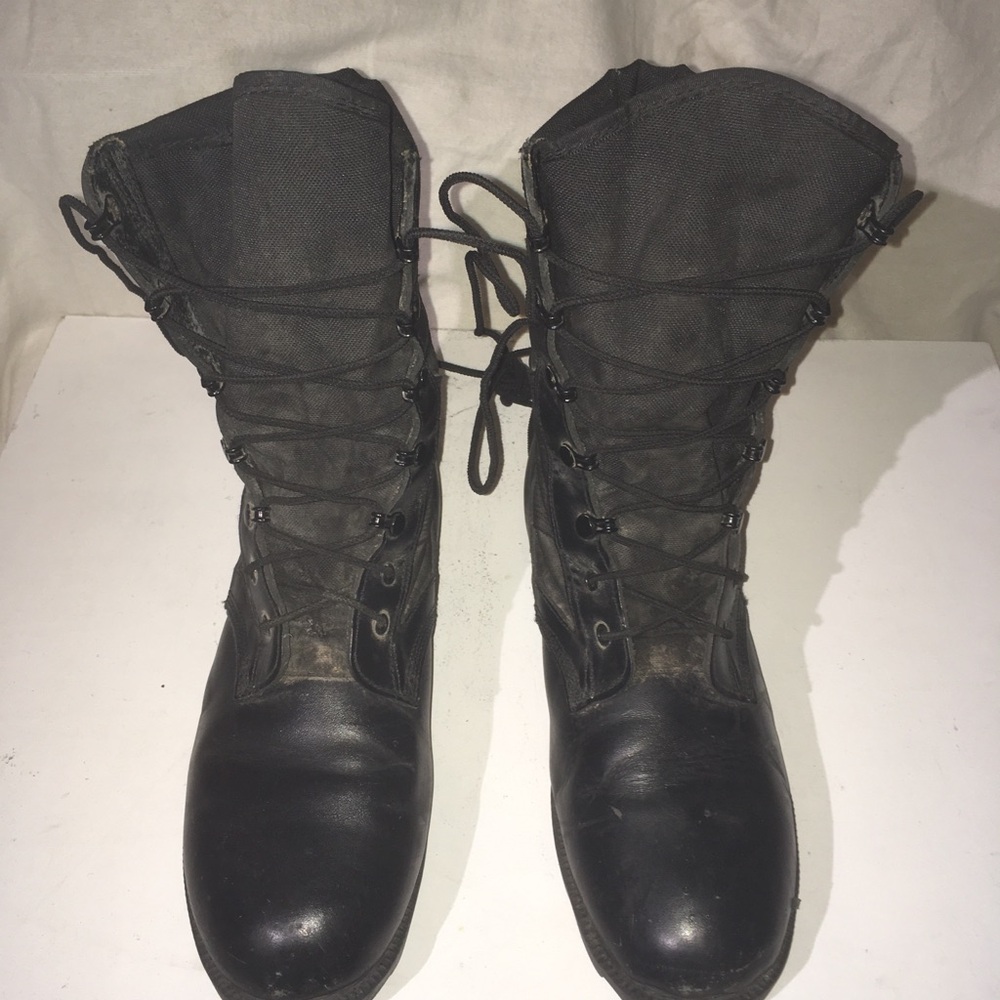 Black Leather Lace-Up Boots with High-Top Design
